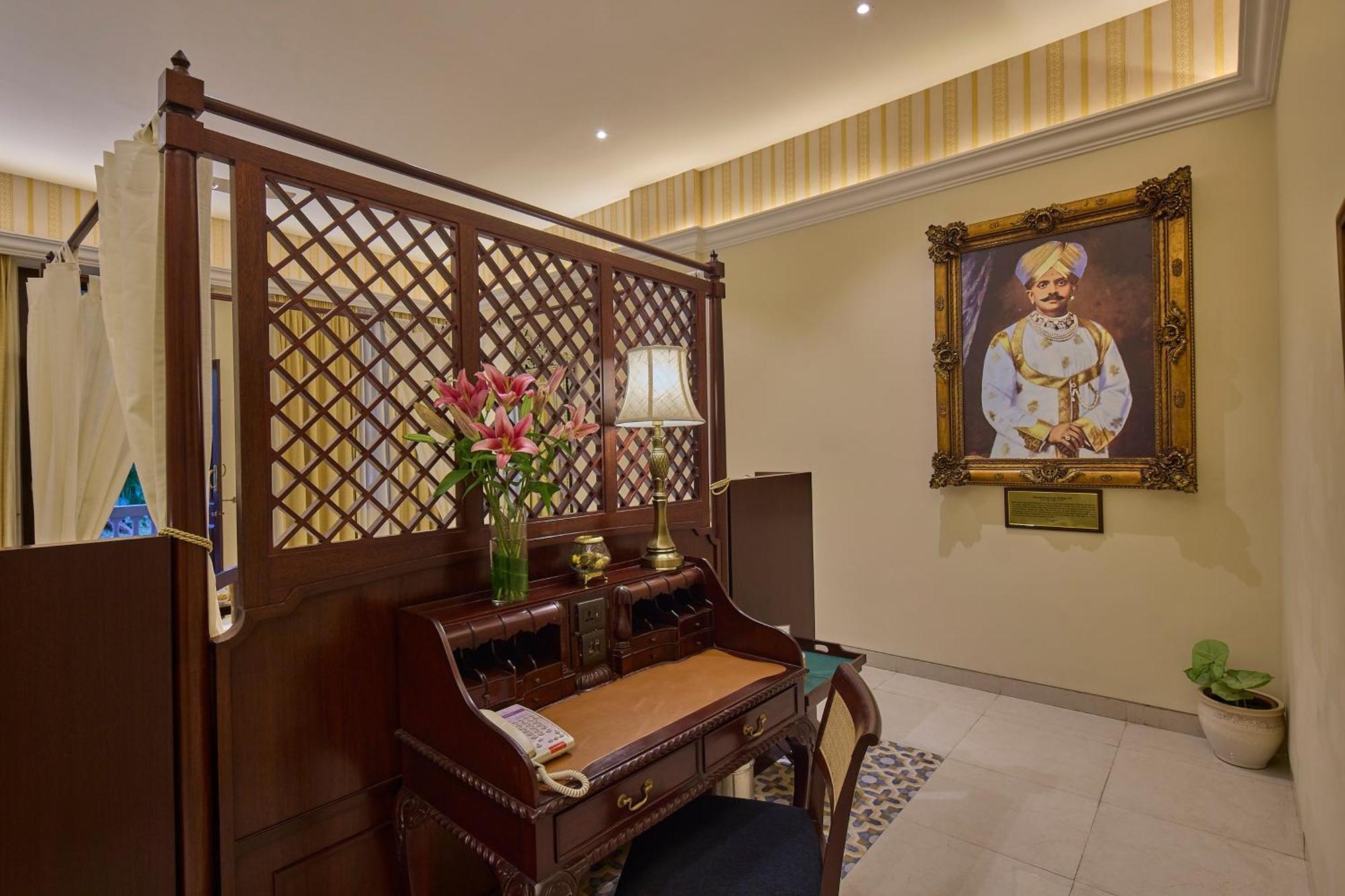 Royal Orchid Metropole Májszúr Kültér fotó