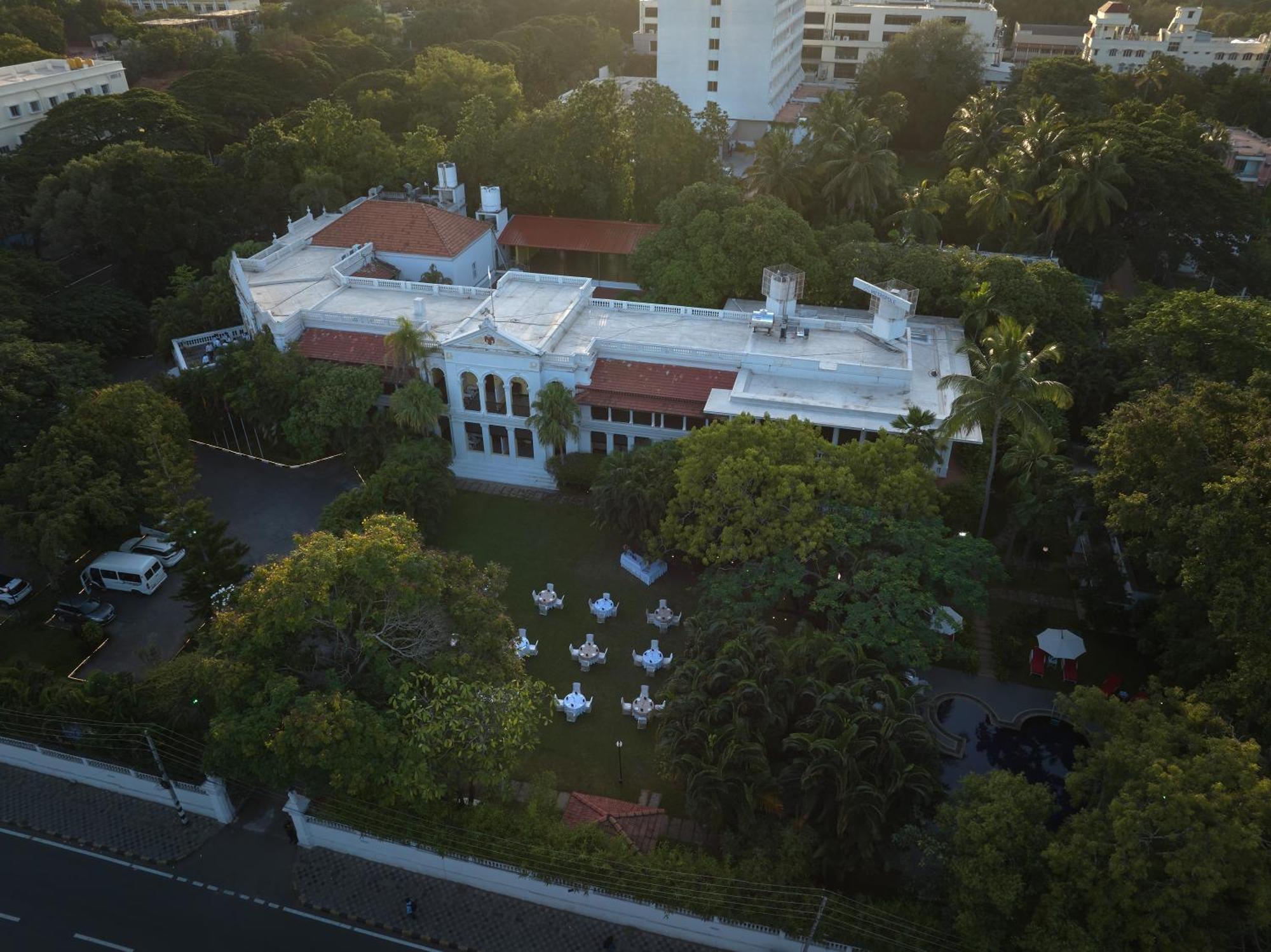 Royal Orchid Metropole Májszúr Kültér fotó