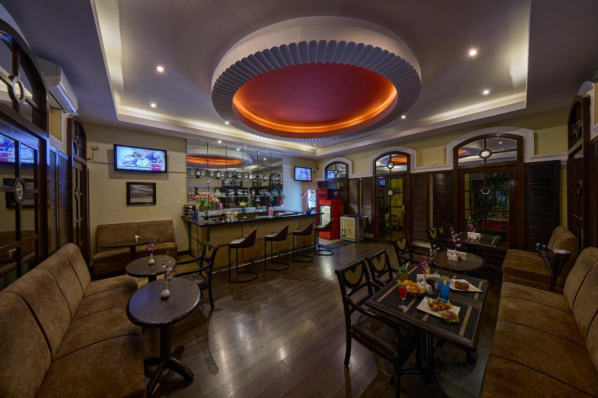 Royal Orchid Metropole Májszúr Kültér fotó