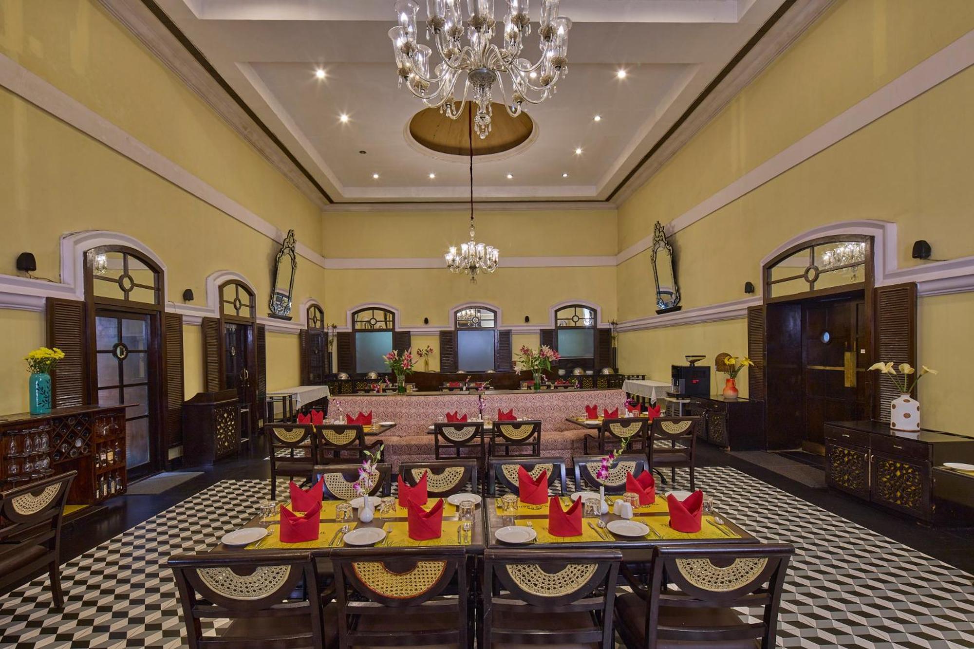 Royal Orchid Metropole Májszúr Kültér fotó